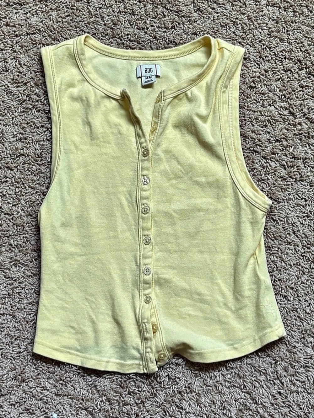 BDG Sleeveless Button-Front Tank in Yellow Size Medium